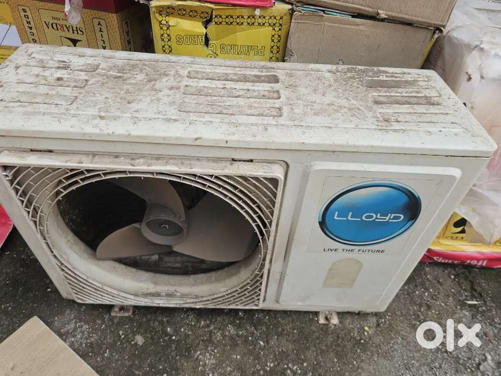 lloyd A.C 1 TON last 10000
