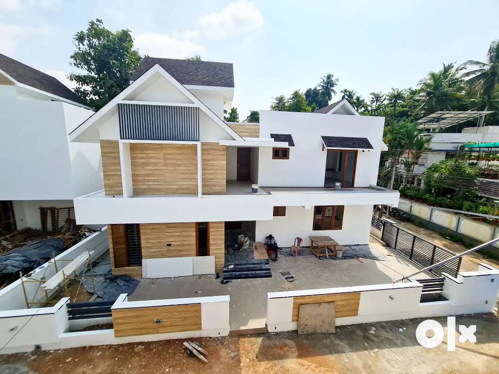 Pattom Kesavadasapuram near 7cent 3500sqft lexury architect desighned.