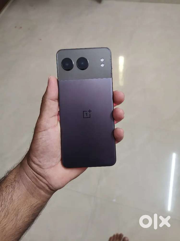 ONE PLUS NORD 4 5G 8/128 FOR SALE