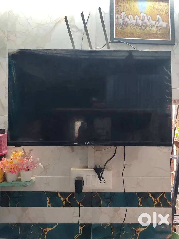 Infinix 32 display gone half everything  working sound in good quality