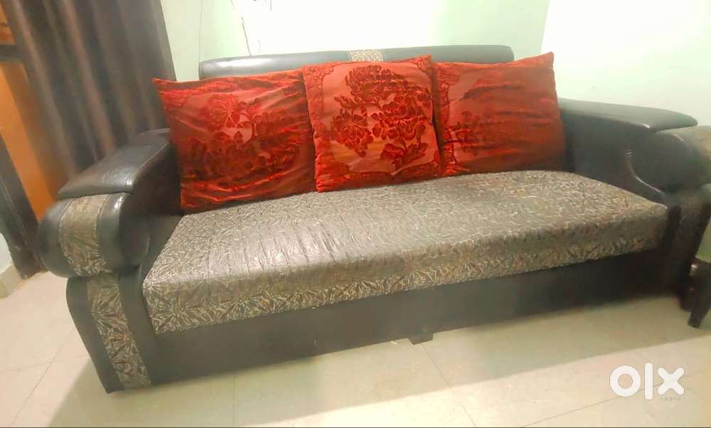 3+2 seater sofa for sale.