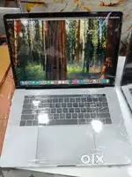 Macbook pro 2018 15 inch 32gb ram 4gb graphic card 256 gb ssd