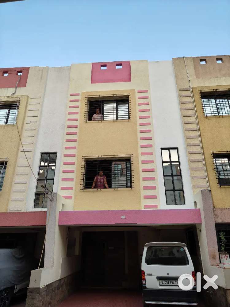 2 bhk rowhouse 35×16 with personal car parking