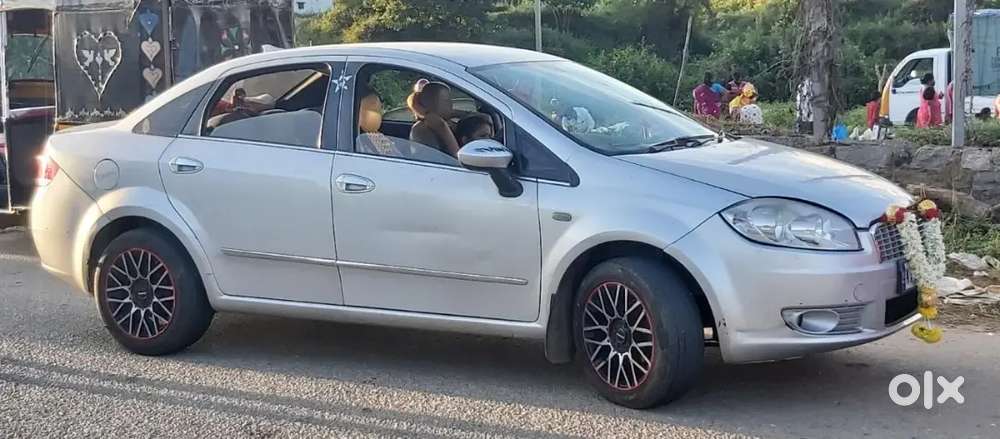 Flat leniya it's good in condition