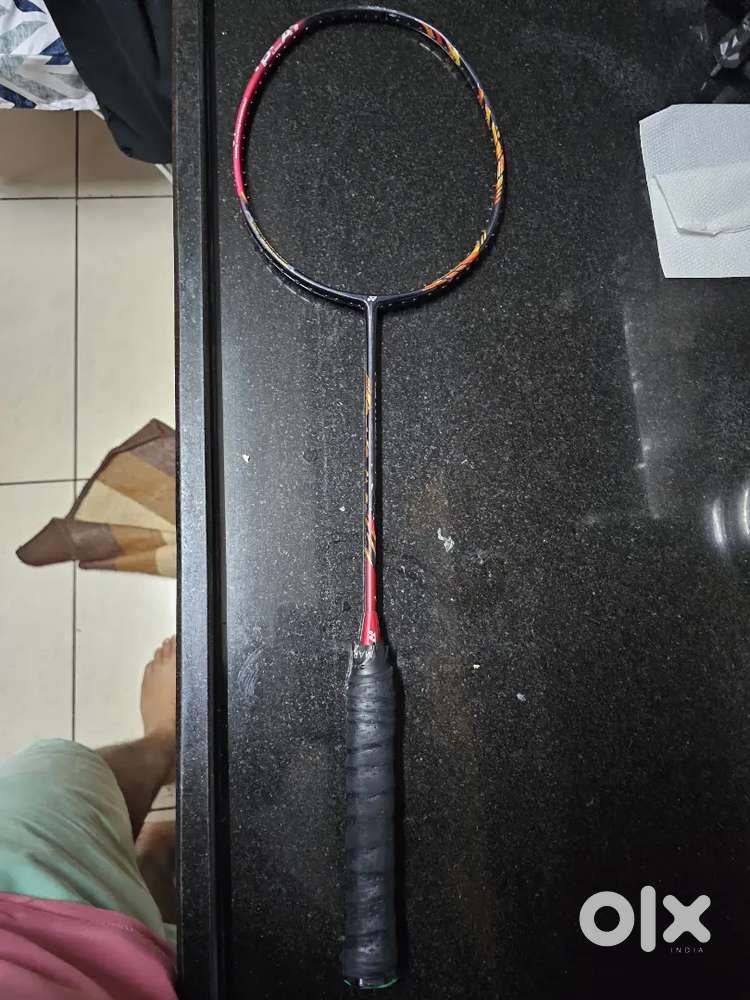 Badminton Raquet  -- yonex Astrox 99 play