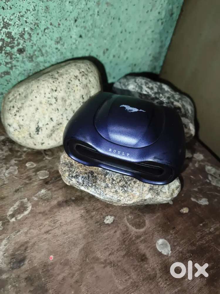 BoultxMustang Torq Wireless Earbuds- Best Price , Great Condition~