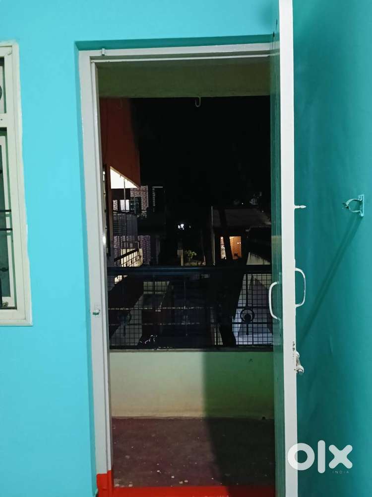 1bhk house with balcony for rent