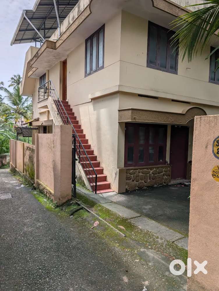 2 bhk house for rent at Sasthamangalam near Sree Ramakrishna Hospital