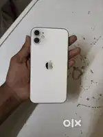 I phone 11 storage 64gb mint condition