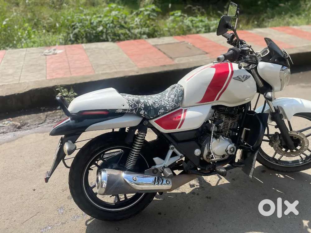 Bajaj V15 with Couch Cover