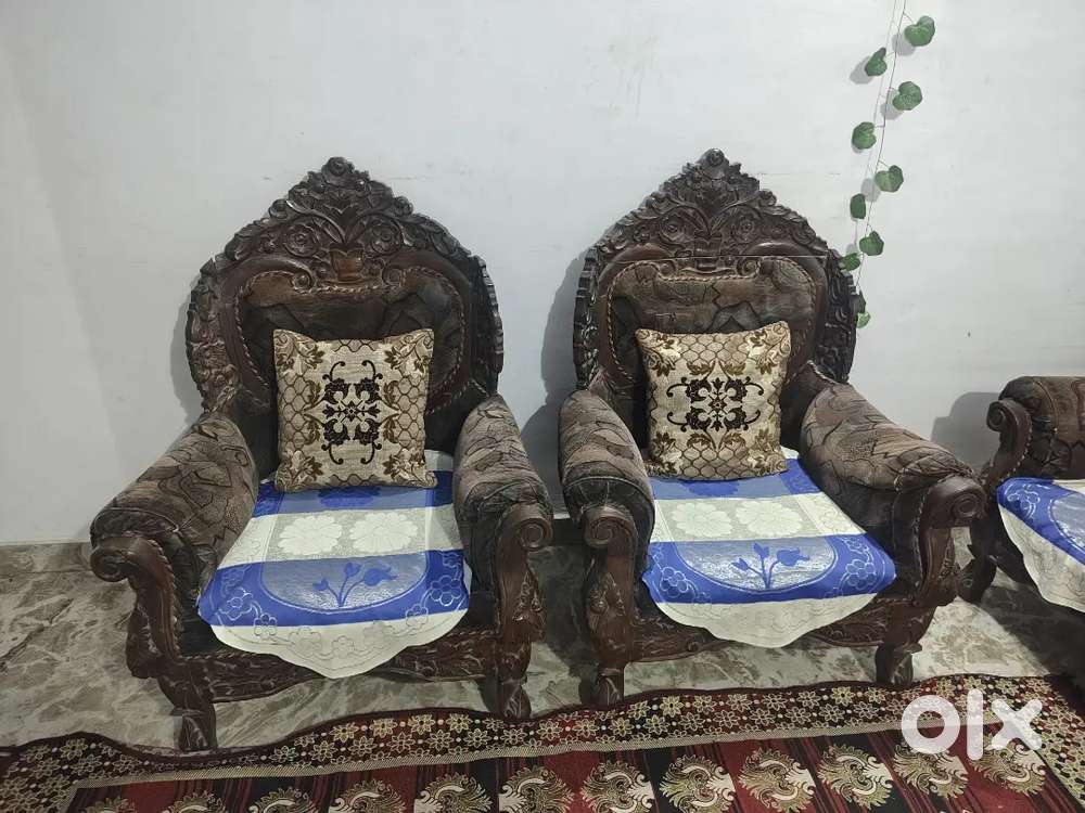 Sell sofa set