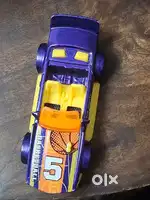 Basketball Lakers number 5 open roof car