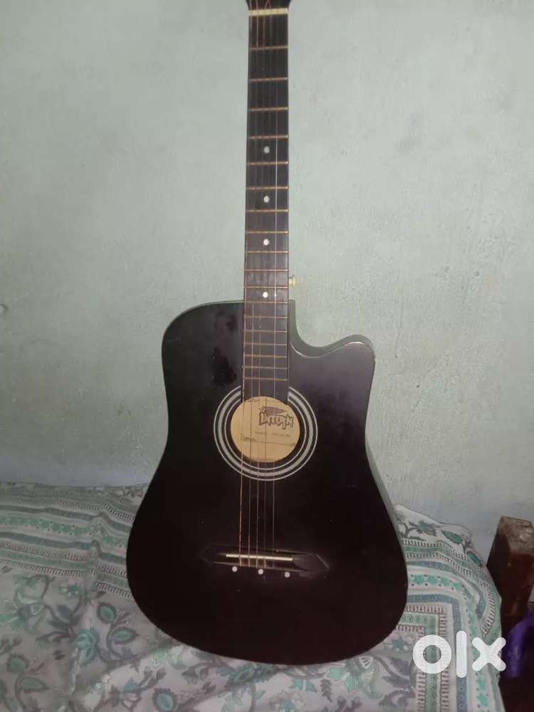 GUITAR WITH BAG