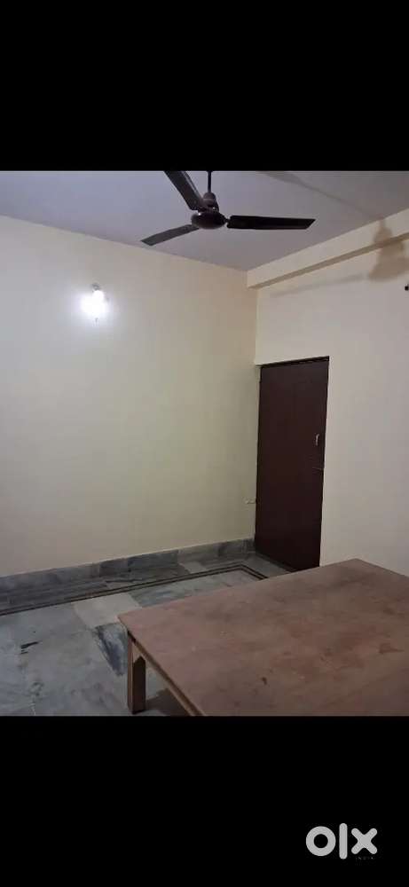 Rent for 3 rooms and bachelor's allowed