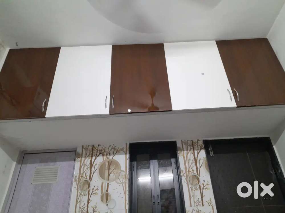 Ternament 1.5 bhk semi furnished