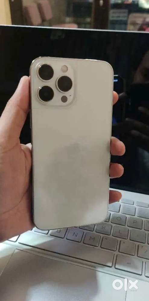 Iphone 13 pro max gold color