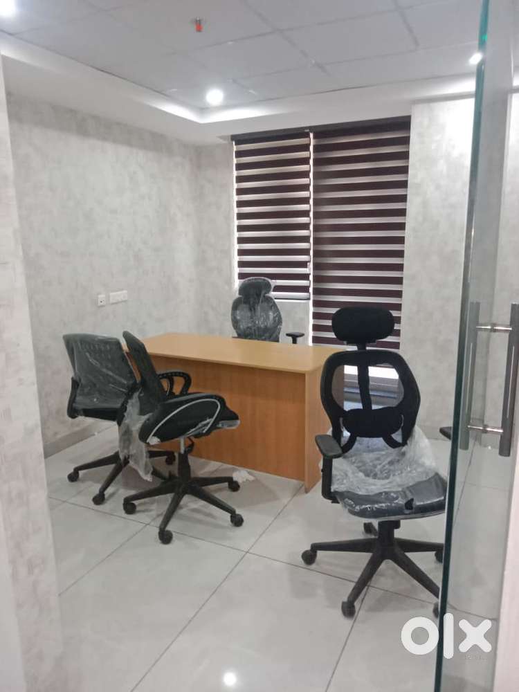 600 sq ft Fully Furnished Office