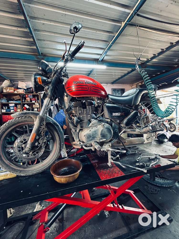 Two wheeler mechanics required