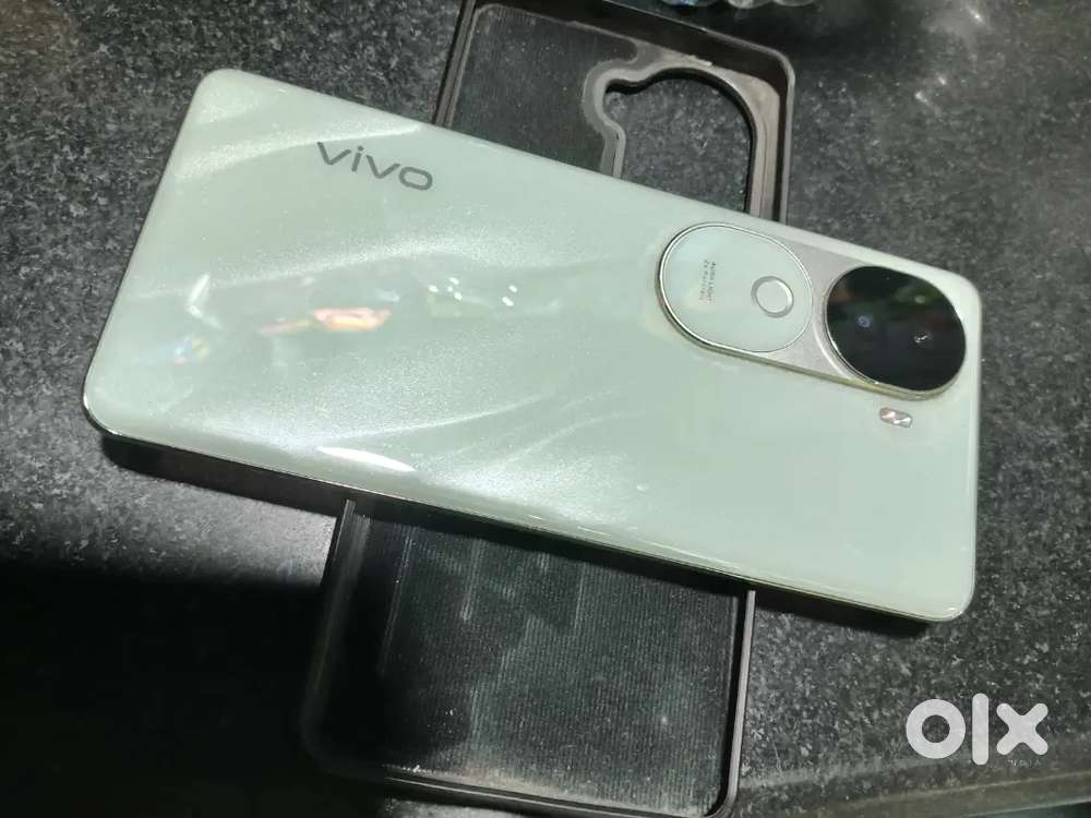 Vivo v 40e brand new condition