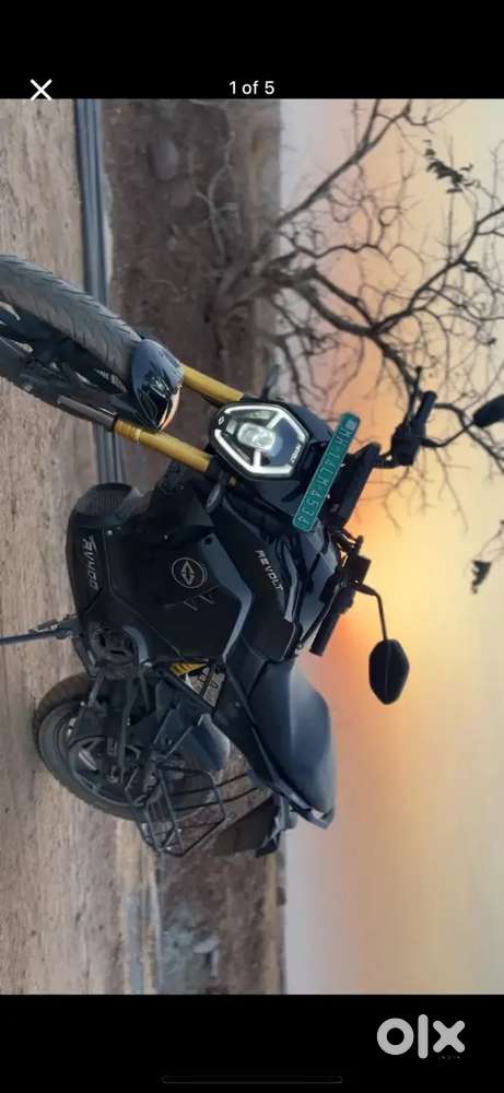 95+ TOP speed 140 KM IDC range 0 to 100 full charge in just 4 hours