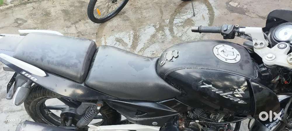 Bajaj pulser 180