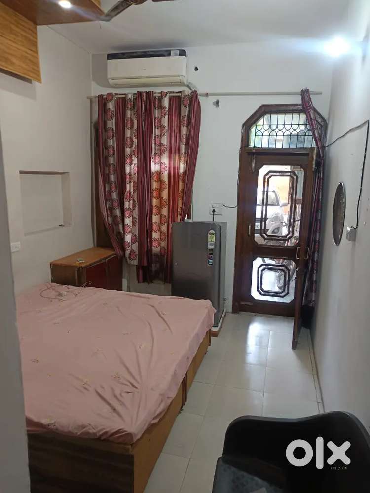 Boys/girls/family, One room set ac bed frig ro gysr gas sofa