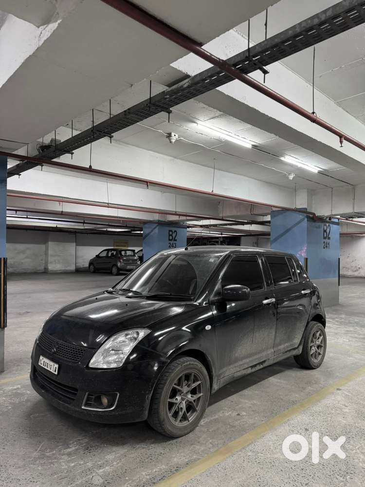 Maruti Suzuki Swift Black 2009 Diesel Well Maintained