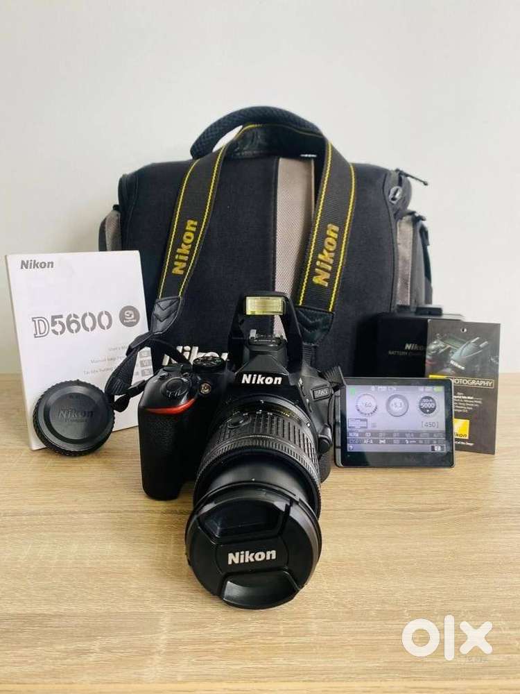 Nicon D5600 with 2 lenses