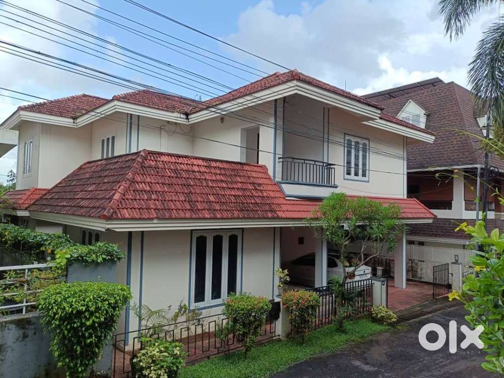 VILLA FOR RENT AT KAKKANAD 3 BHK NEAR SEAPOR//