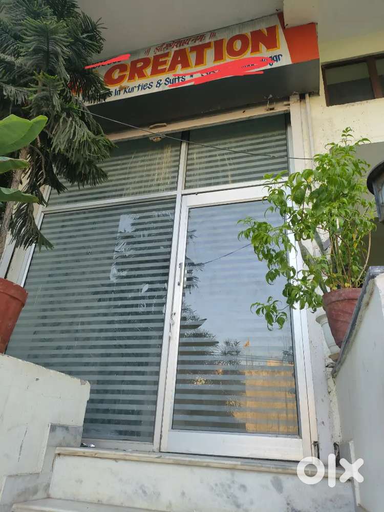 Shop available for rent