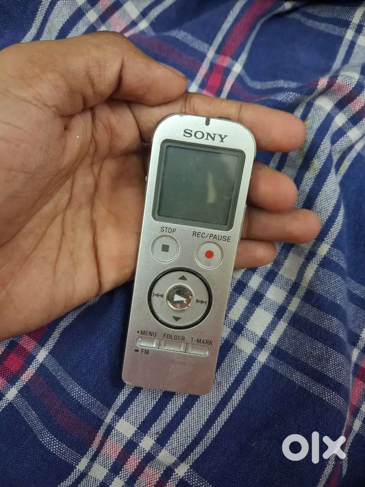 Sony ICD-UX533F voice recorder and mp3 player
