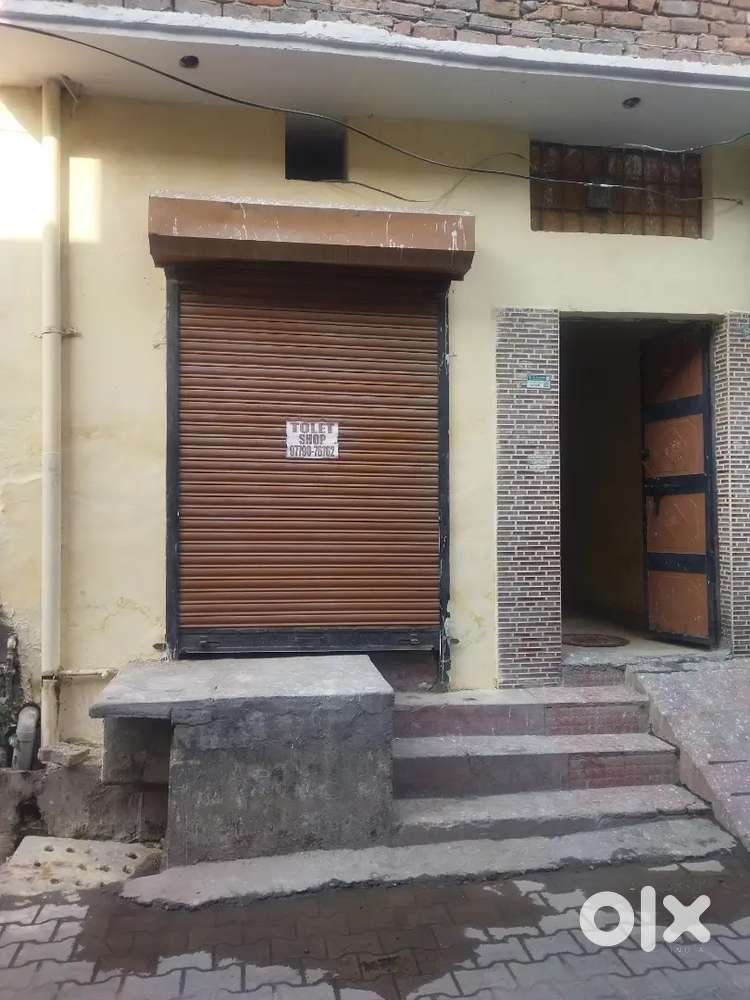 Shop for rent with glass gate and almira feeting