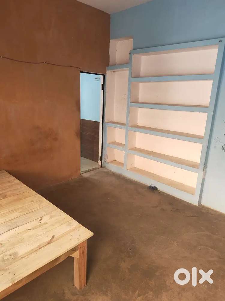 Single room with kitchen attached available boy only near Sai Mandir