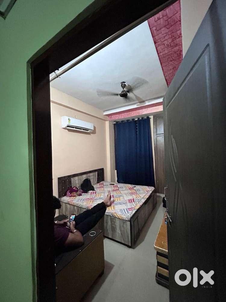 3 bhk flat fully furnished