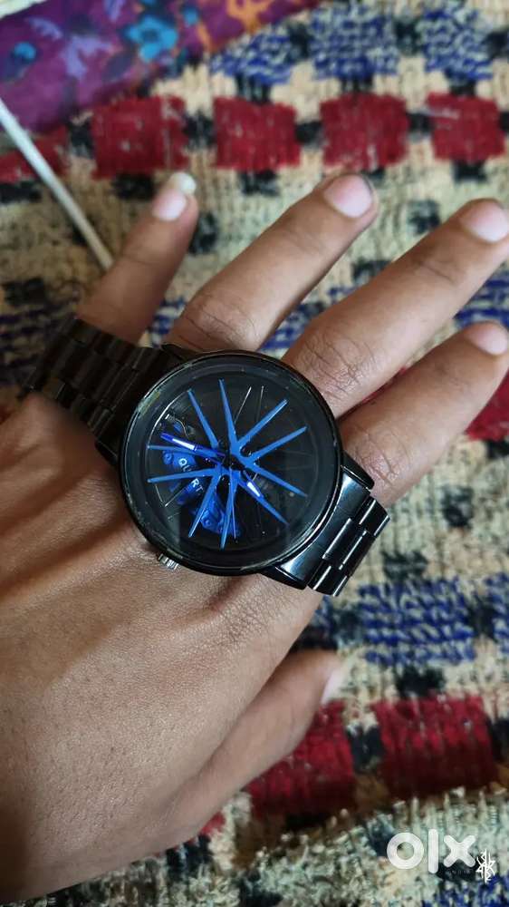 Rotating Dial Analog Watch for Men Stylish Car Wheel