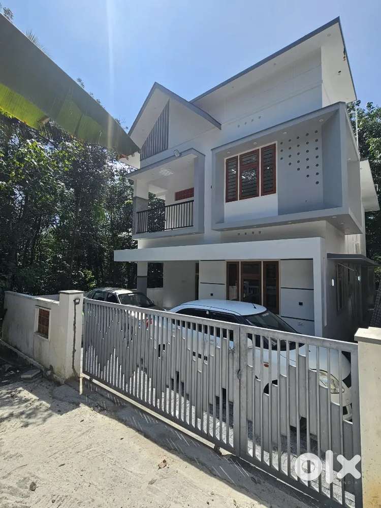 New house for sale Sreekaryam Njandoorkonam