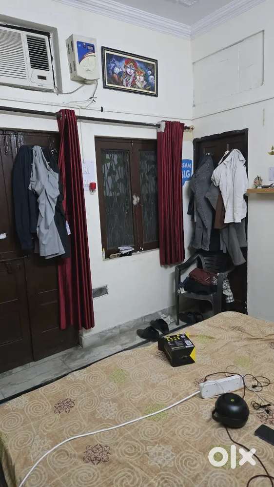 Required male flatmate/roommate