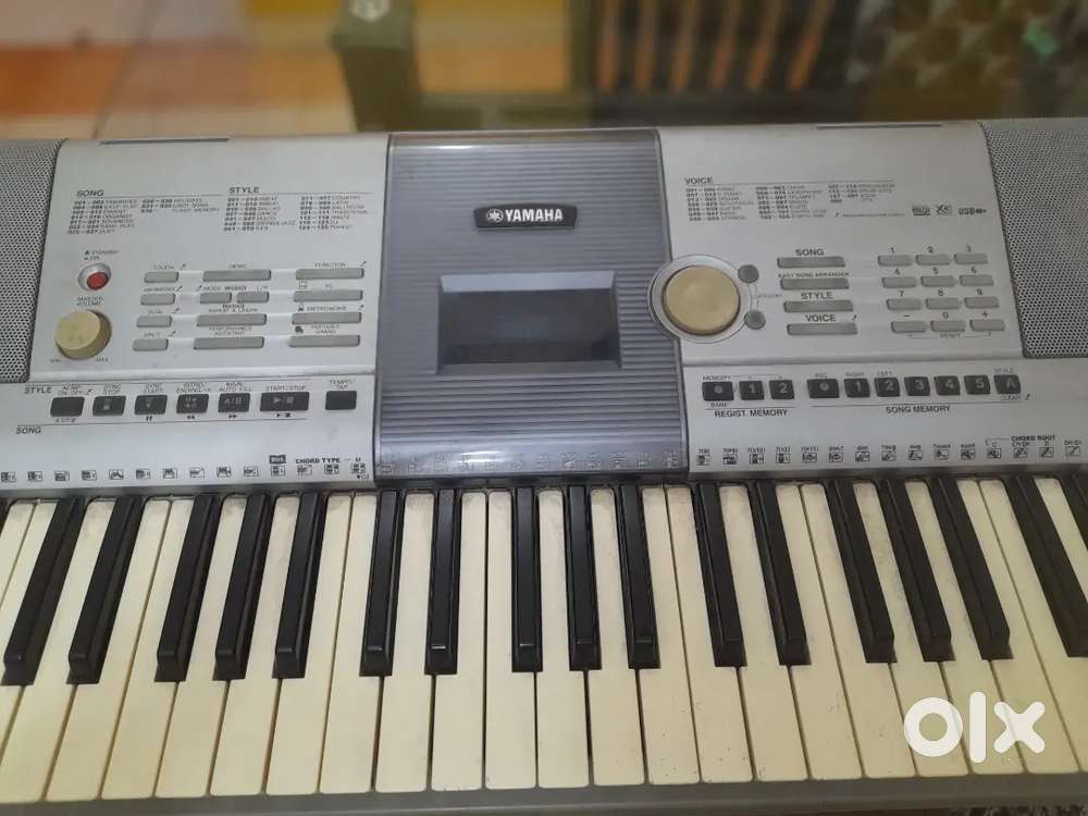 Yamaha PSR 295 (working)