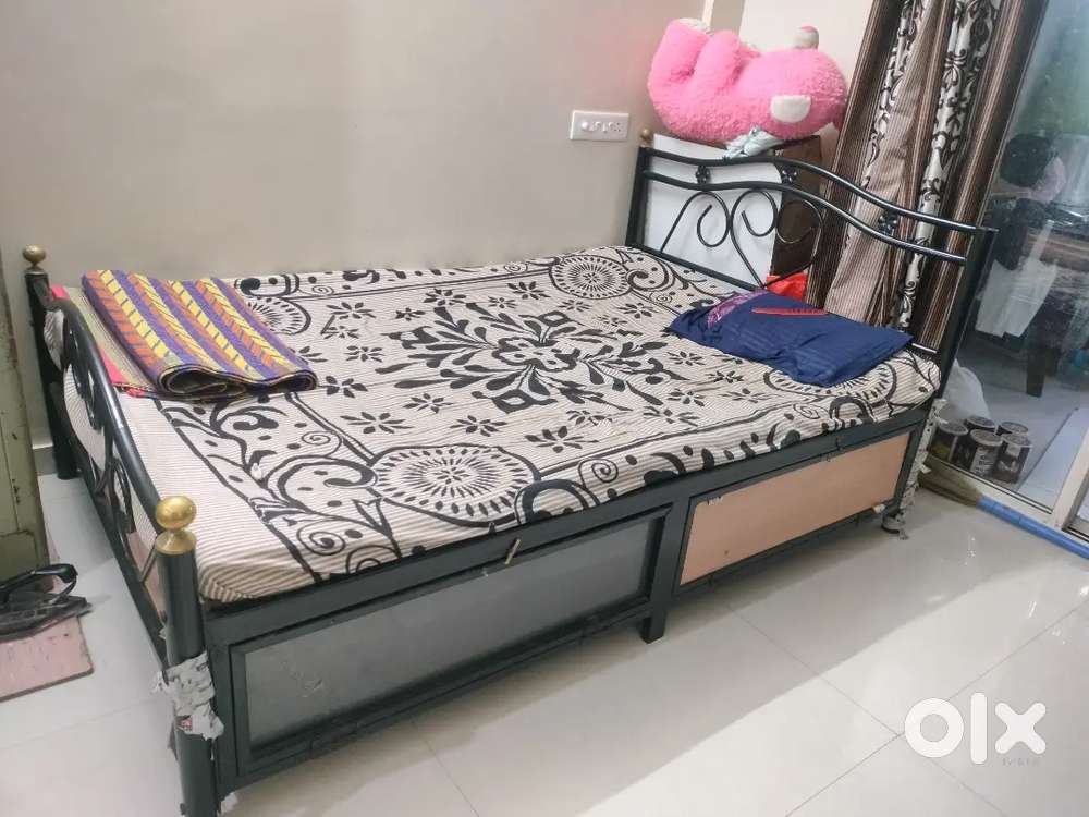 Queen size bed with storage