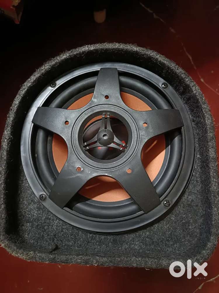 URGENT SALE  CAR AMPLIFIER & 2 pcs SPEAKER