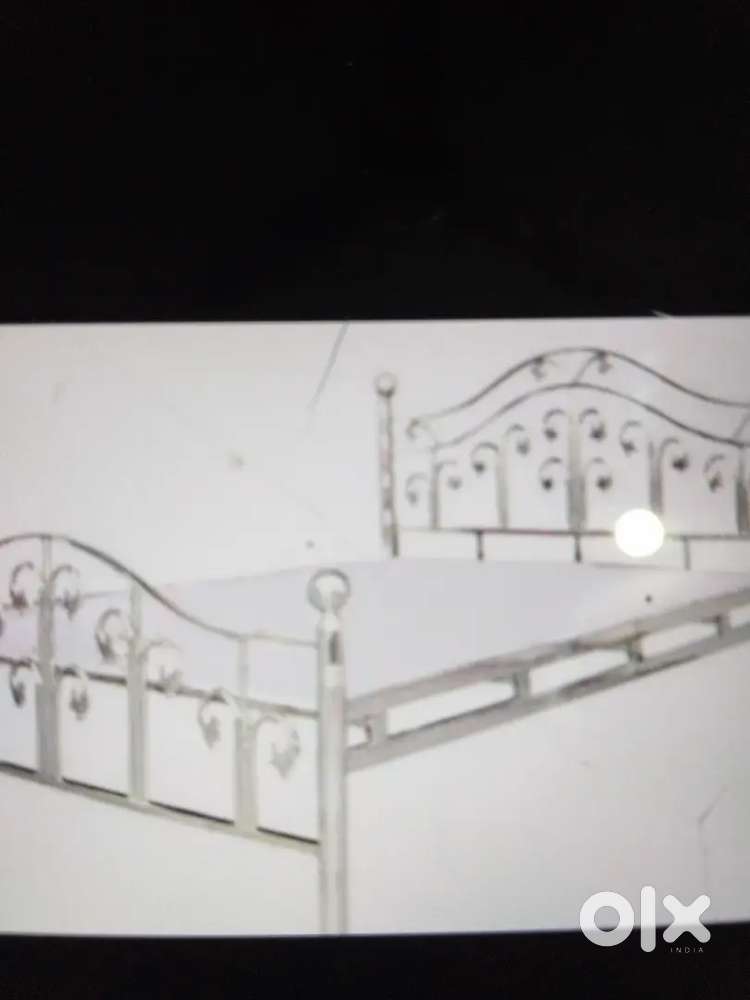 S .S seti ડબલ બેડની ૬-૬ની વેચવાની છે૧૧૦૦૦