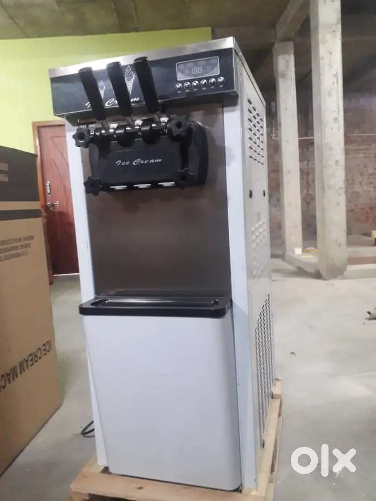 ICE CREAM MACHINE