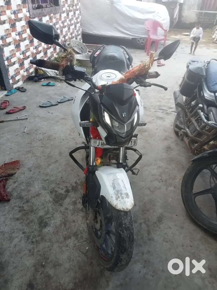 Hero Xtreme 160R 2023 model well maintained condition.