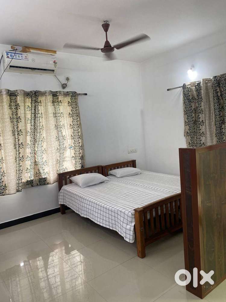 2nd floor apartment 14 bhk near elam kulam metro 2 gents/family/2 ladi
