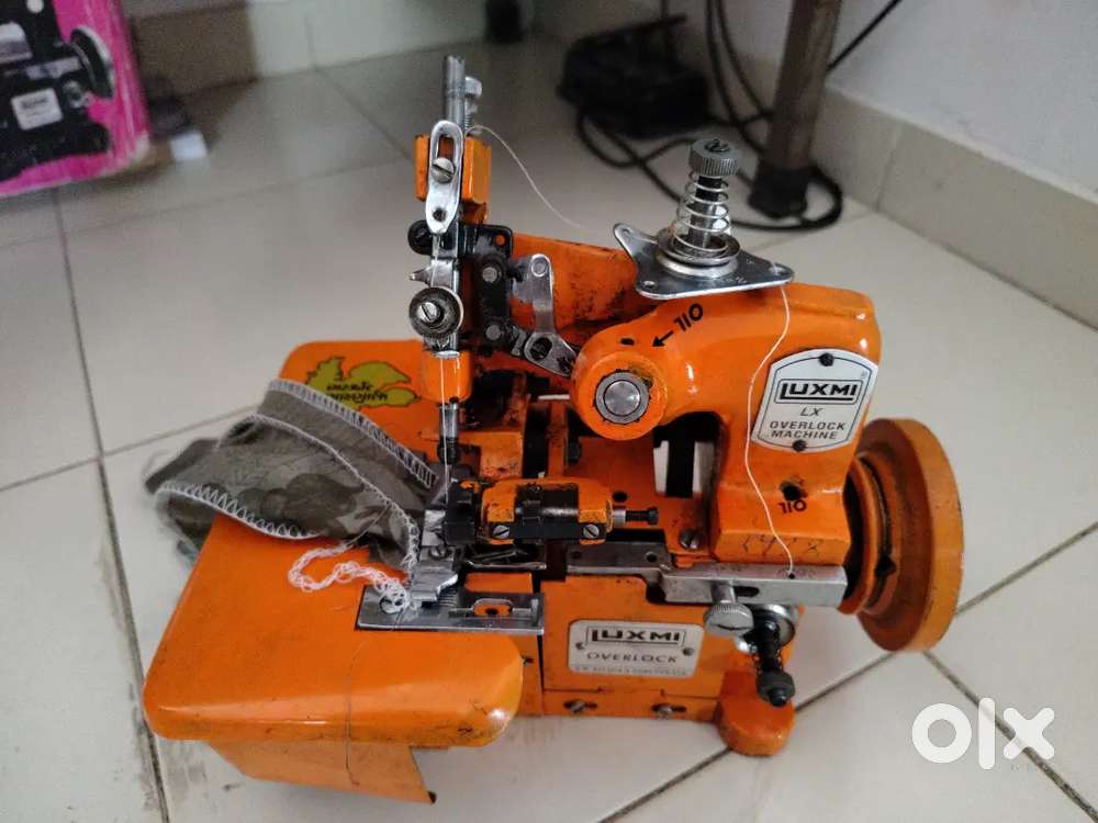 Overlock machine motor stand ply