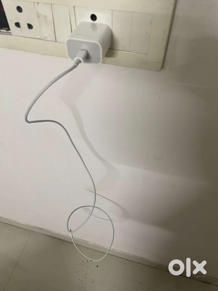 Charging plug and c-cable to iPhone 12 mini