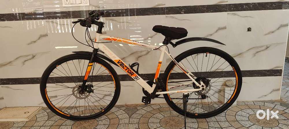 Victor 91 - 21 speed Wanderer Pro 700C - 18.5 Frame​