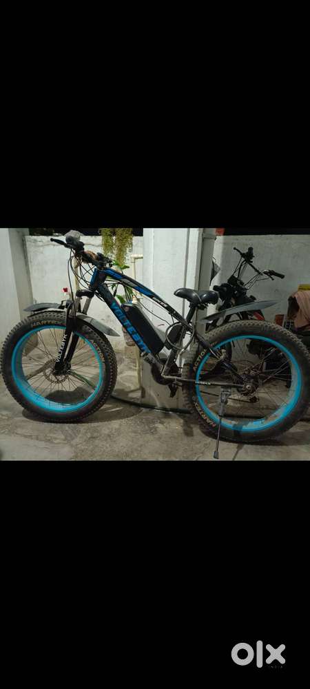 Electric Bicycle with fully loaded features.