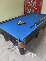 POOL TABLE