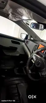 New condition showroom car